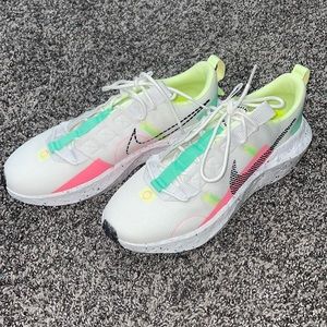 BRAND NEW white tennis shoes